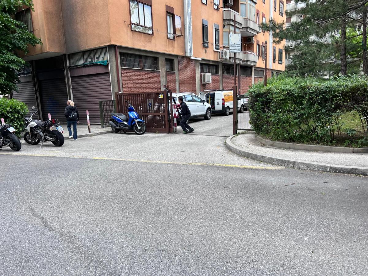 Apartamento Ultimo Piano Con Parcheggio Trieste Exterior foto